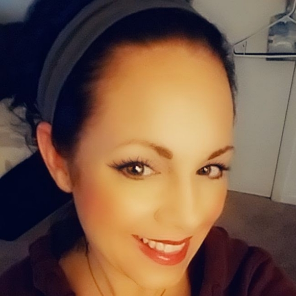 Meet your Posher, Erika - Picture 1 of 1